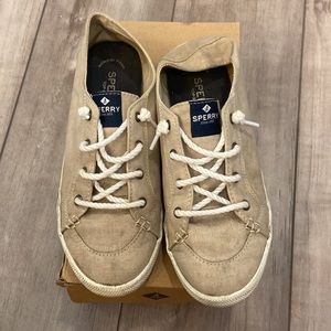 Womens size 8 Sperrys